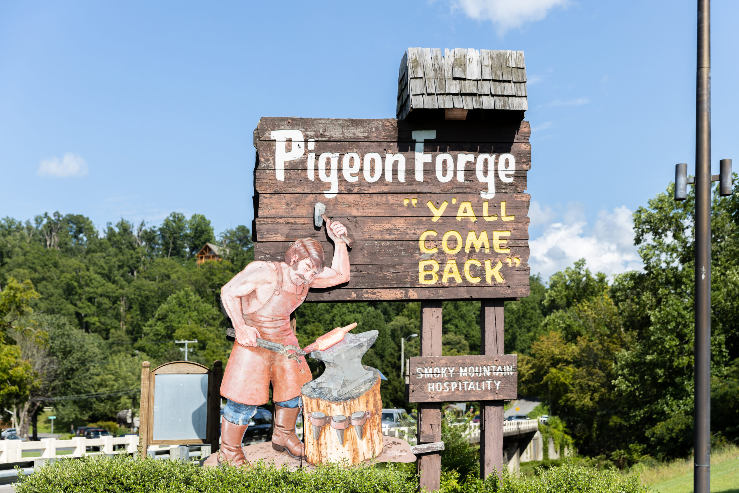 pigeon forge road sign