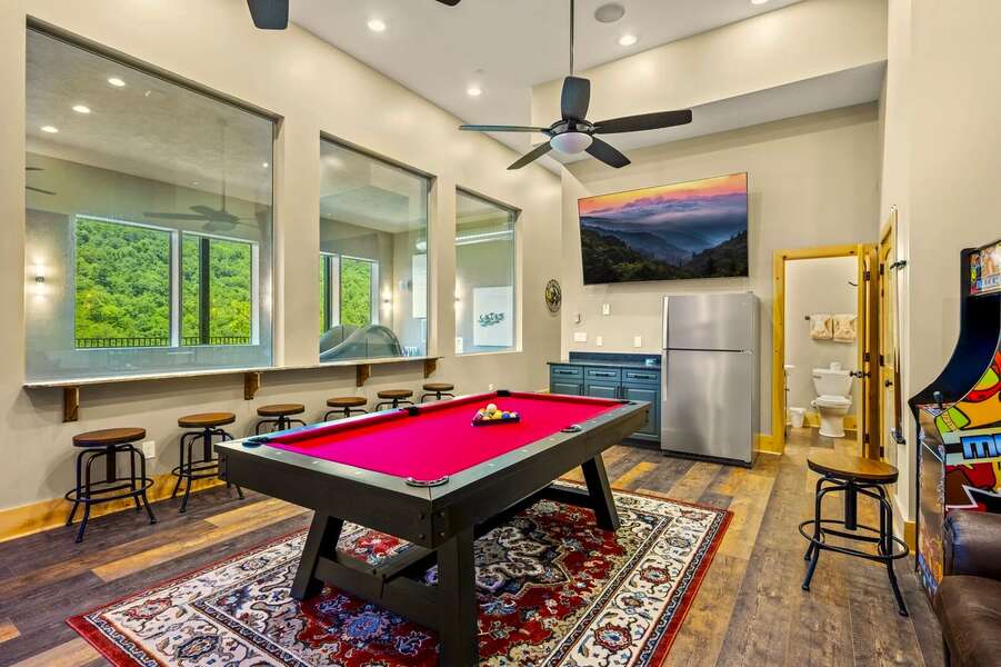 Large Group Cabins in Pigeon Forge