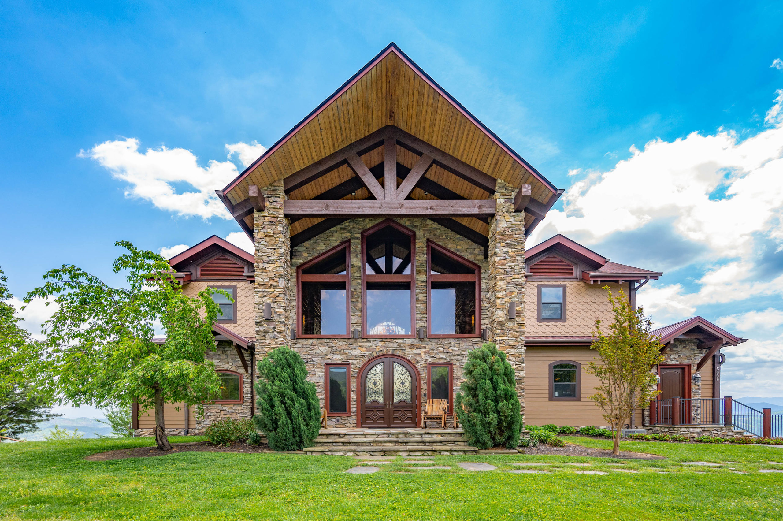 Pigeon Forge Cabins with Duckpin Bowling